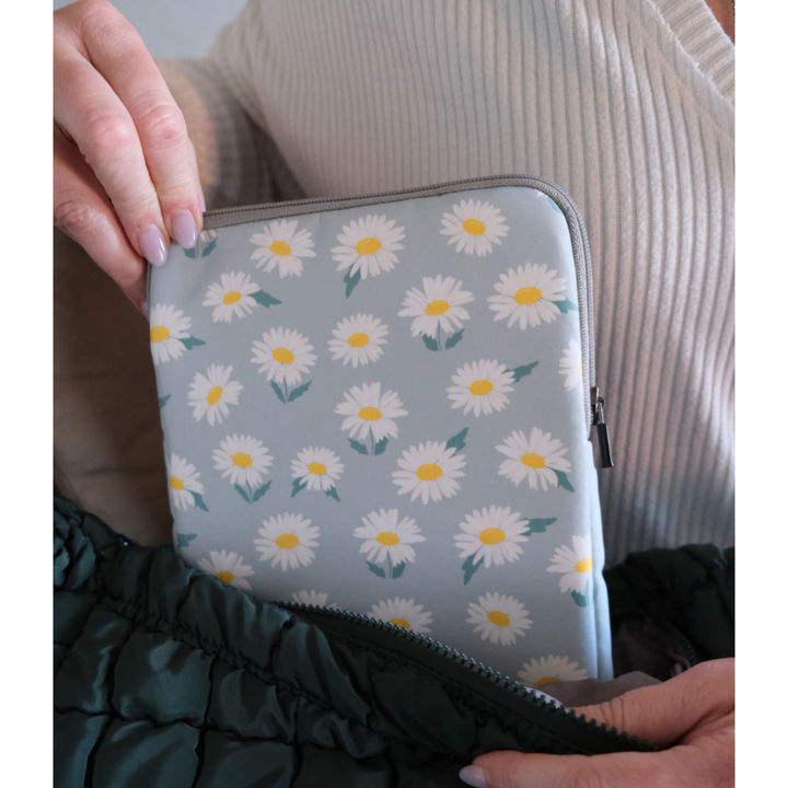 Wild Daisies Book Sleeve