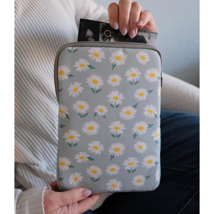 Wild Daisies Book Sleeve