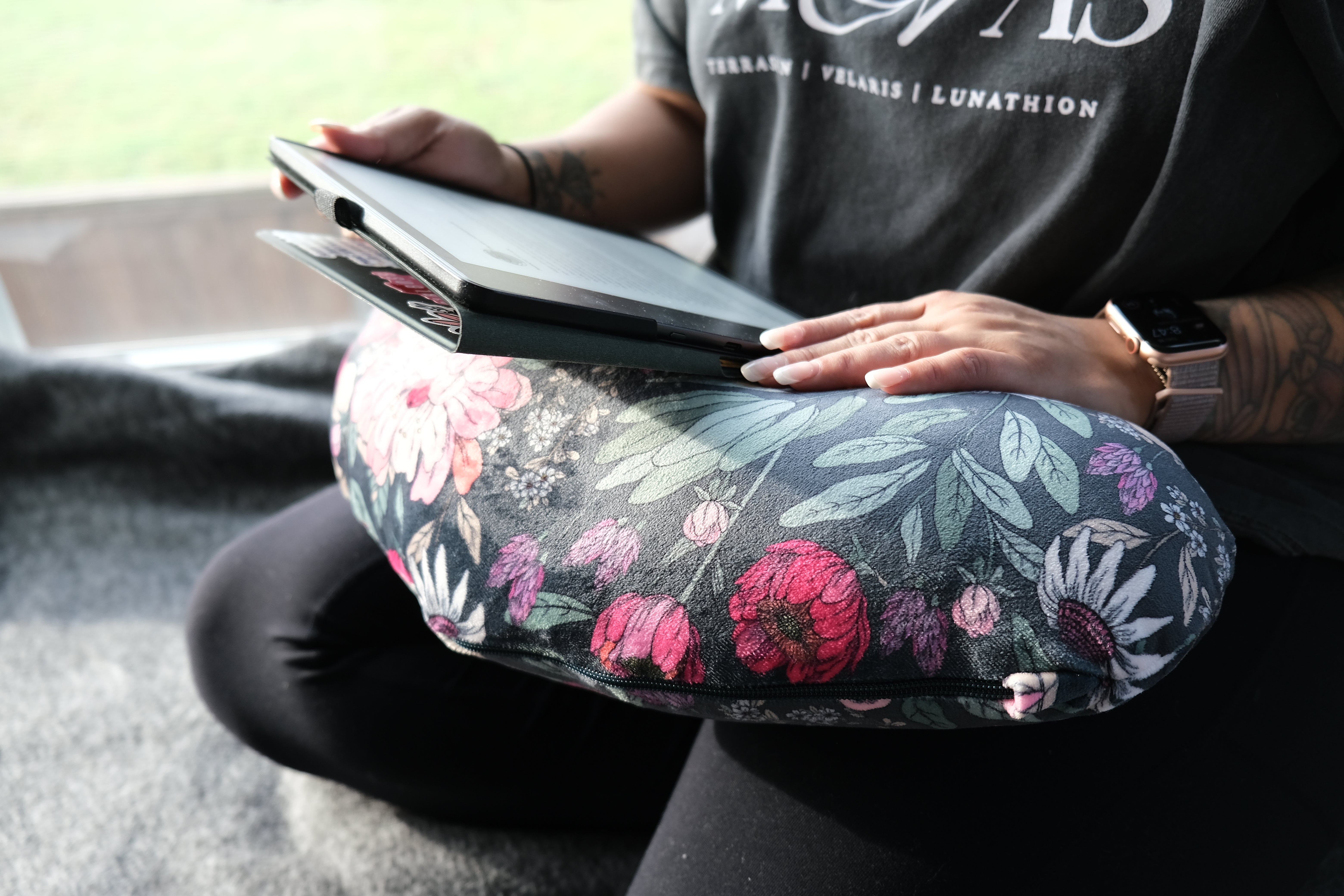 <p>THE READING <strong>PILLOWS</strong></p>