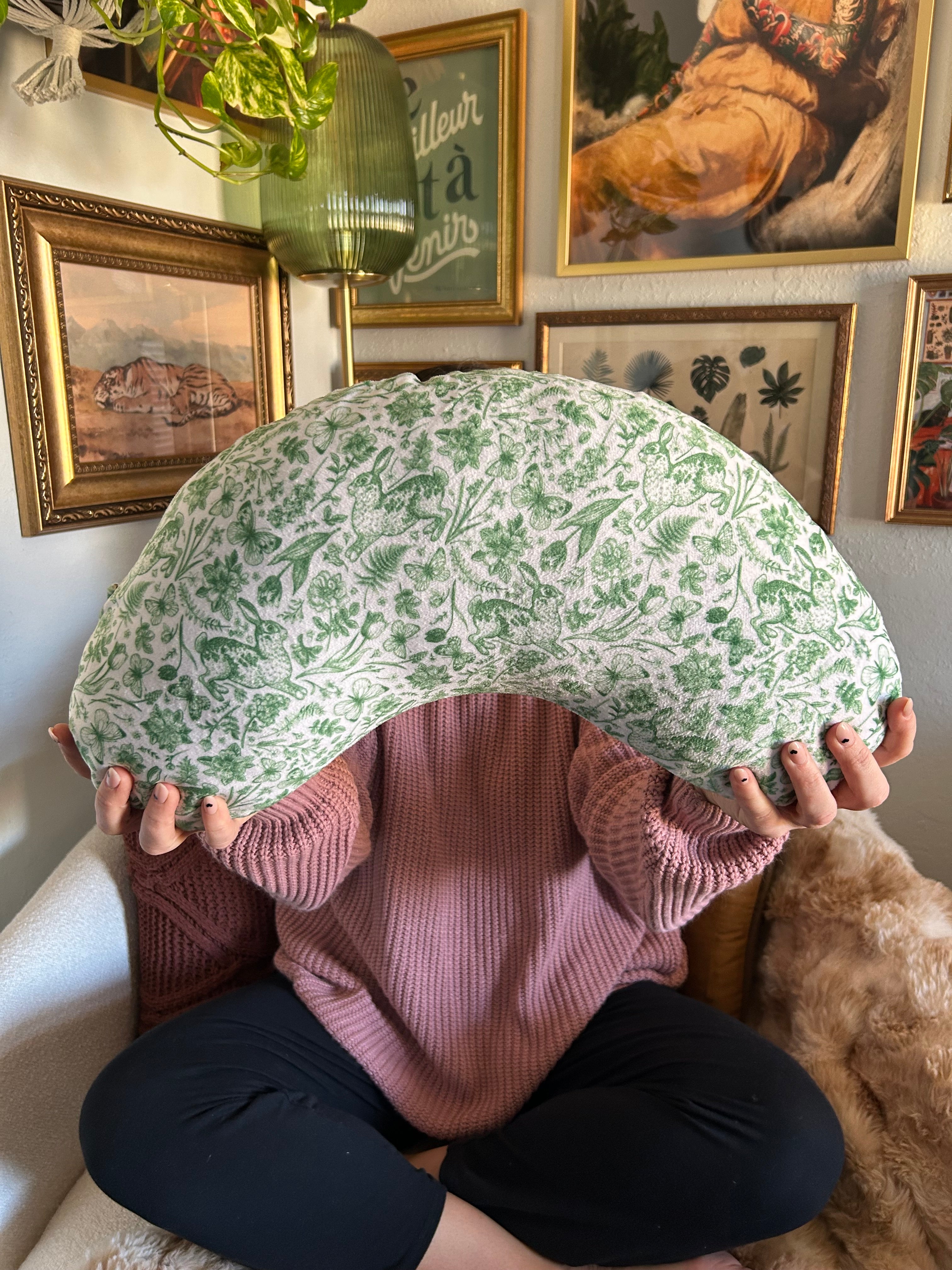 Notes & Thoughts Reading Pillow