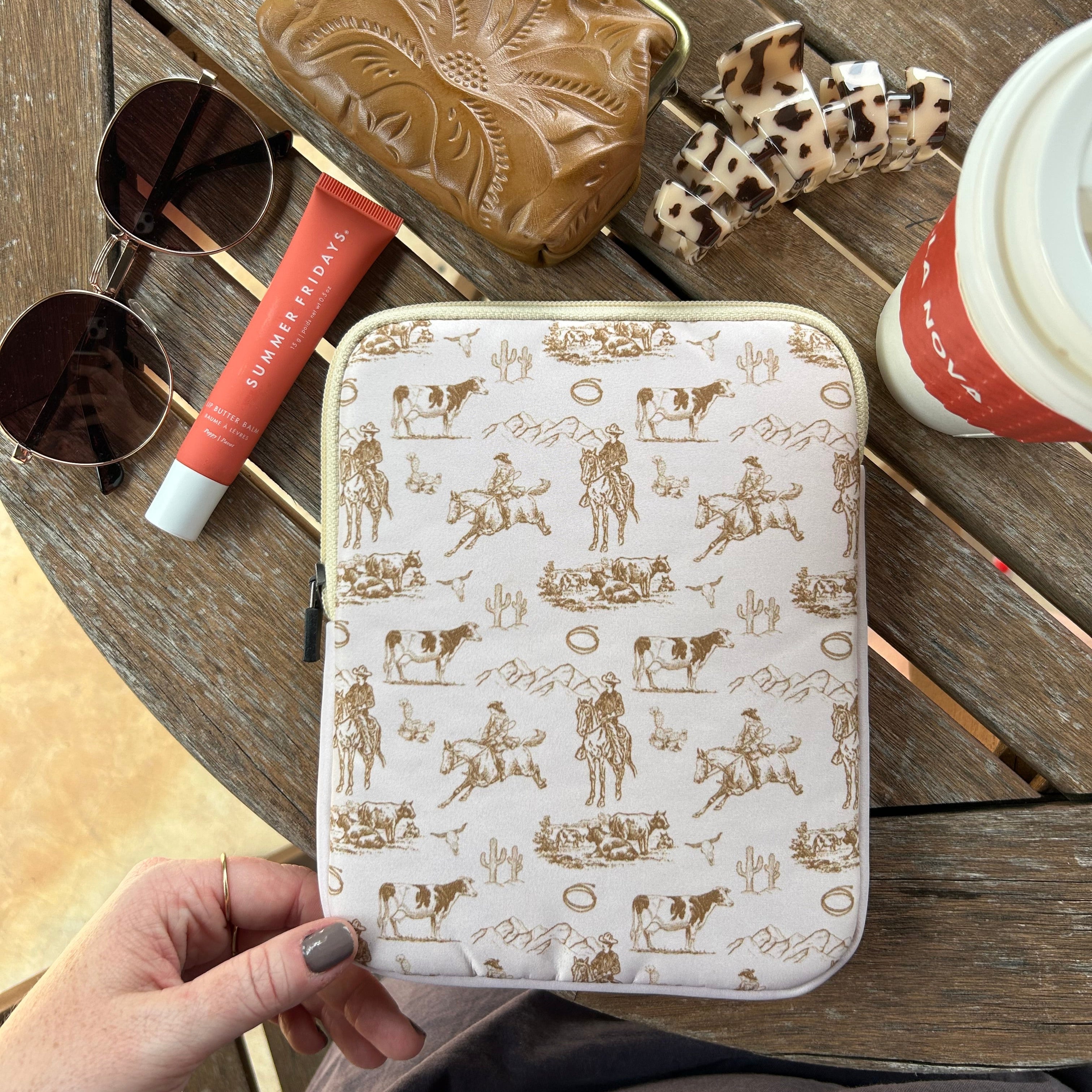 <p>THE BOOK <strong>SLEEVE</strong></p>