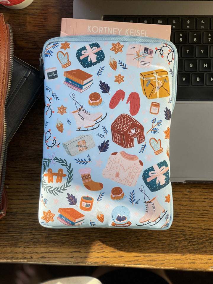 Holiday Dreamer Book Sleeve