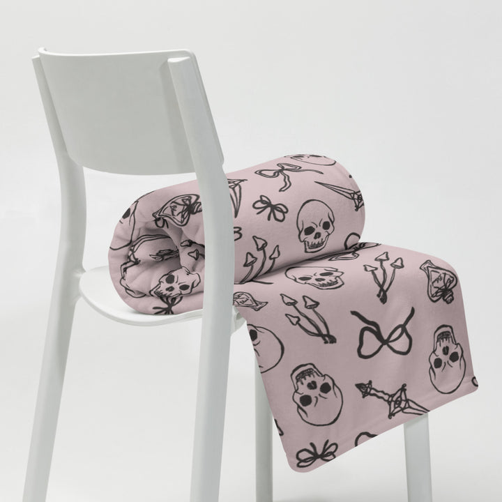 Dainty Daggers Throw Blanket