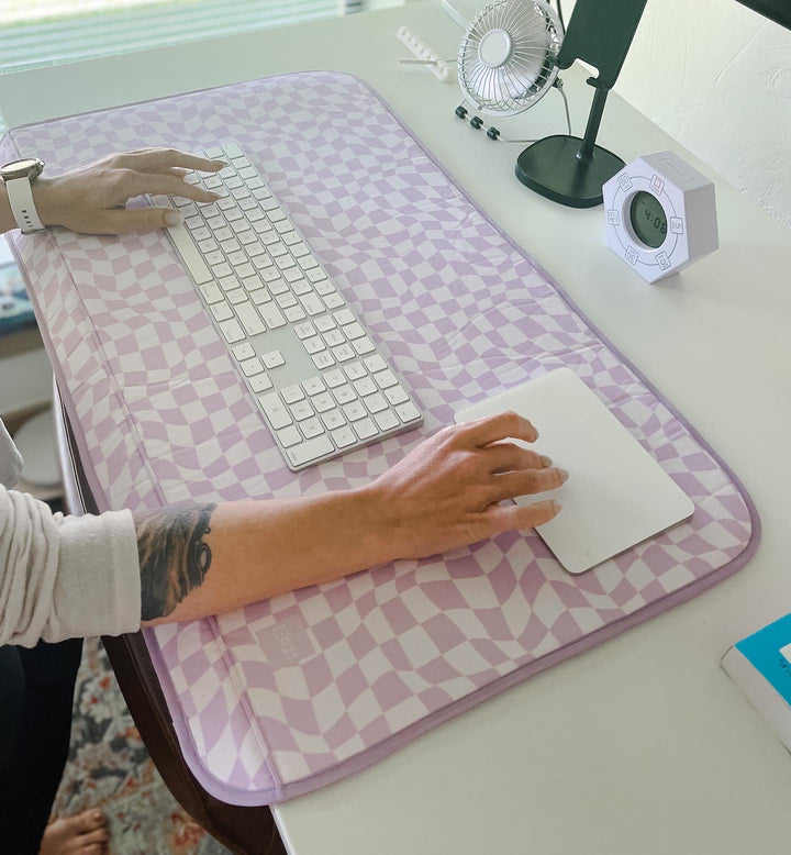 90's Checkers Desk Mat